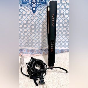FoxyBae Rose Gold Tres Sleek Titanium 1.5”  Flat Iron(NEW)